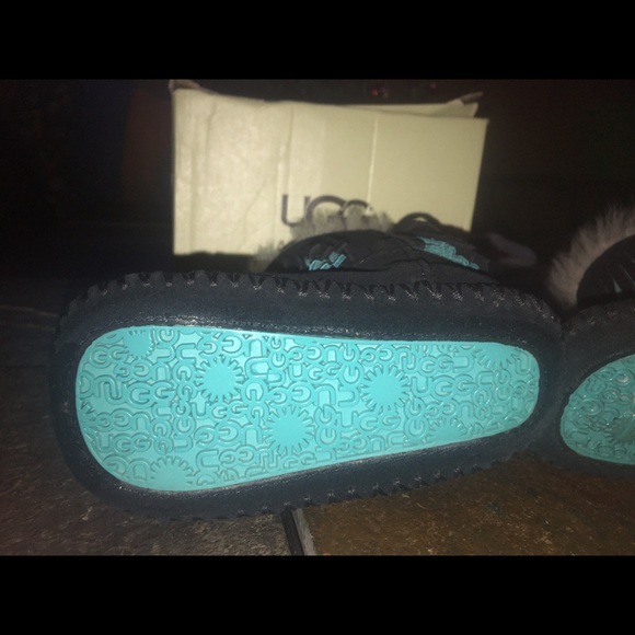 Infant size large fringe Ugg’s! So cute - Picture 4 of 5
